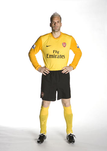  New Arsenal away GK kit 2009/10- Almunia