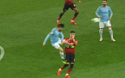 David Silva Kick on Andreas Pereira 2019